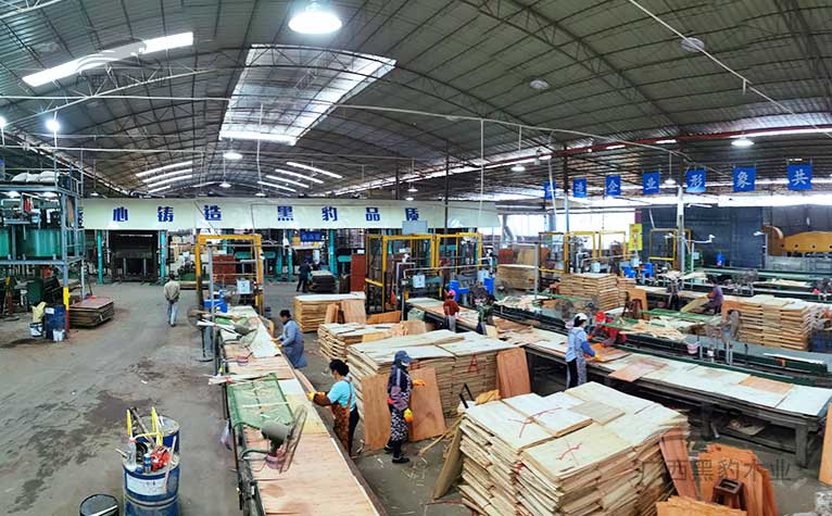 建筑模板生產(chǎn)流水線