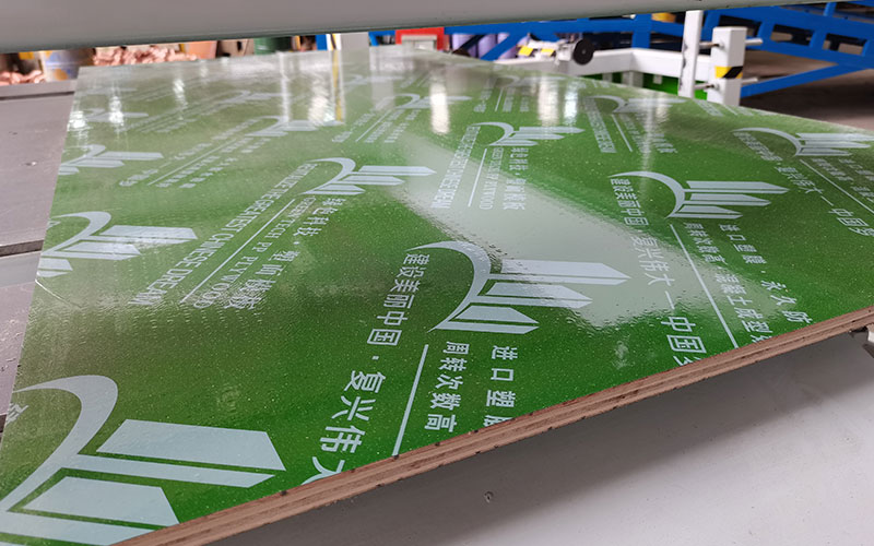 木業(yè)廠家工藝技術(shù)-塑面覆膜板技術(shù)