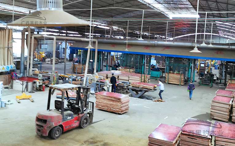 建筑模板成品區(qū)